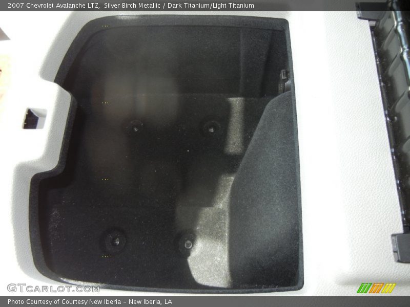 Silver Birch Metallic / Dark Titanium/Light Titanium 2007 Chevrolet Avalanche LTZ