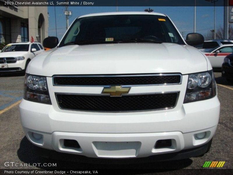 Summit White / Ebony 2009 Chevrolet Avalanche LS