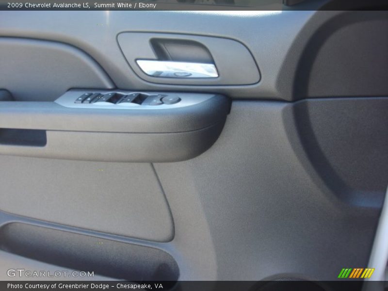 Summit White / Ebony 2009 Chevrolet Avalanche LS