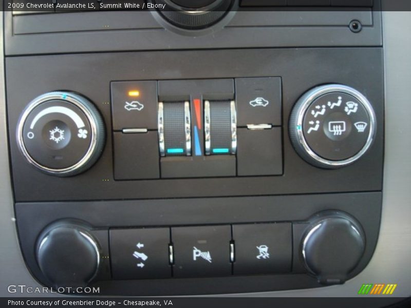 Summit White / Ebony 2009 Chevrolet Avalanche LS