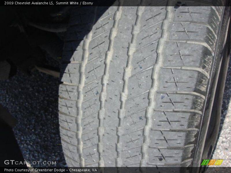 Summit White / Ebony 2009 Chevrolet Avalanche LS