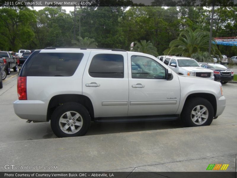 Pure Silver Metallic / Ebony 2011 GMC Yukon SLE