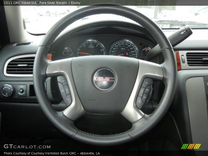 Pure Silver Metallic / Ebony 2011 GMC Yukon SLE