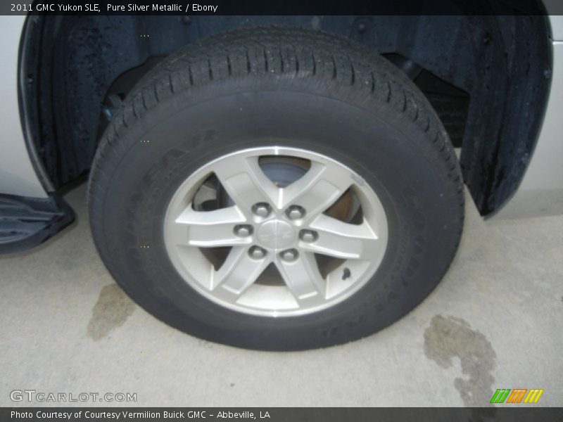 Pure Silver Metallic / Ebony 2011 GMC Yukon SLE