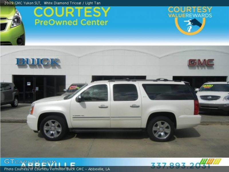 White Diamond Tricoat / Light Tan 2009 GMC Yukon SLT