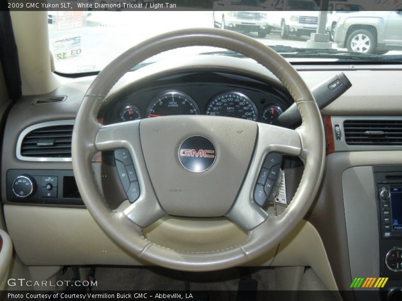 White Diamond Tricoat / Light Tan 2009 GMC Yukon SLT