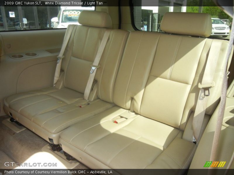 White Diamond Tricoat / Light Tan 2009 GMC Yukon SLT