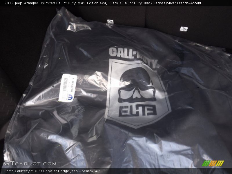 Black / Call of Duty: Black Sedosa/Silver French-Accent 2012 Jeep Wrangler Unlimited Call of Duty: MW3 Edition 4x4