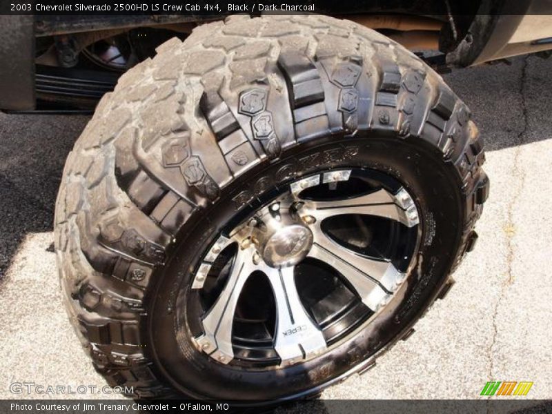 Custom Wheels of 2003 Silverado 2500HD LS Crew Cab 4x4