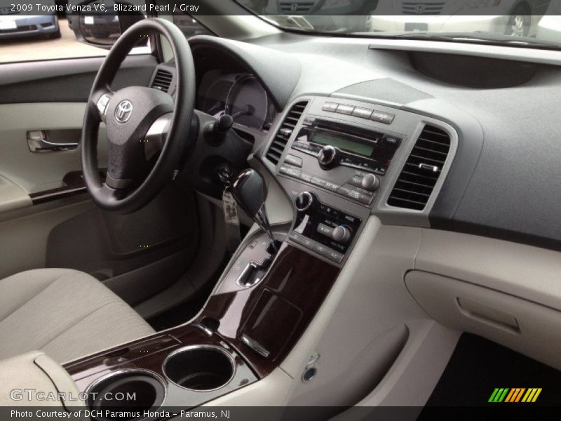 Dashboard of 2009 Venza V6