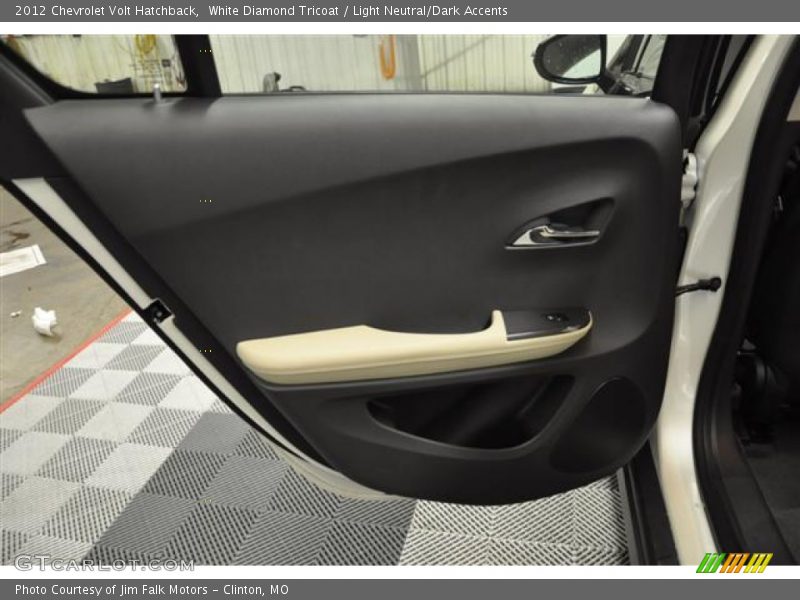 White Diamond Tricoat / Light Neutral/Dark Accents 2012 Chevrolet Volt Hatchback