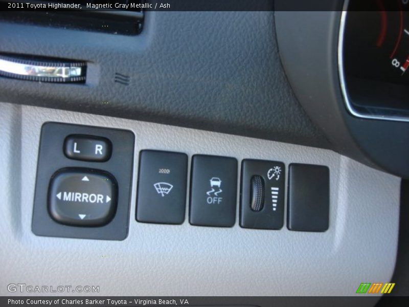 Magnetic Gray Metallic / Ash 2011 Toyota Highlander