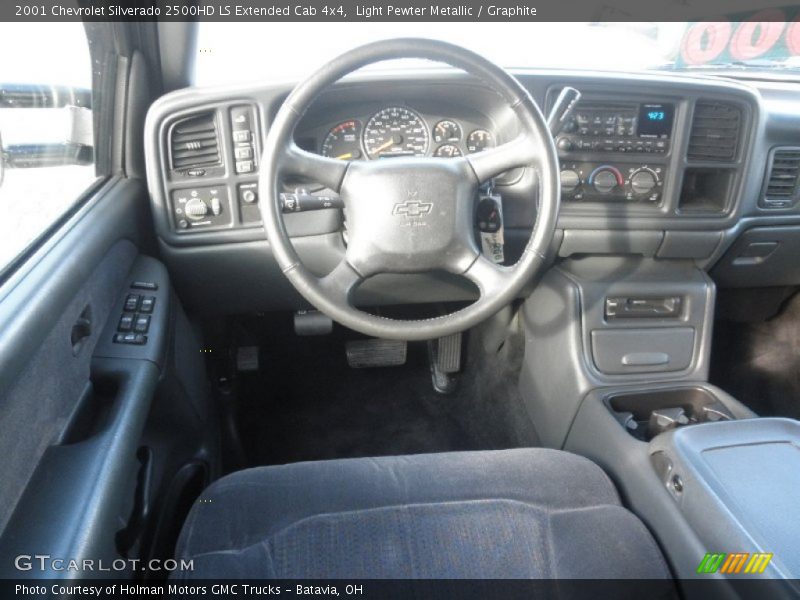 Dashboard of 2001 Silverado 2500HD LS Extended Cab 4x4
