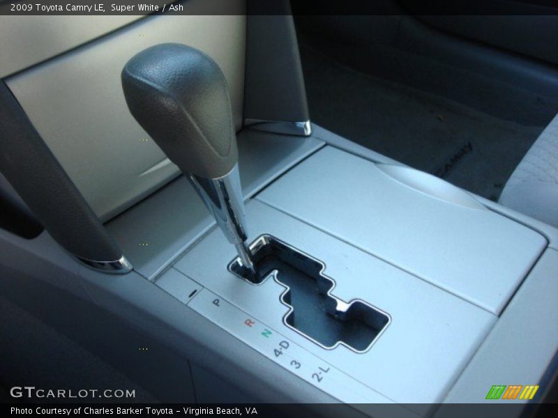 Super White / Ash 2009 Toyota Camry LE