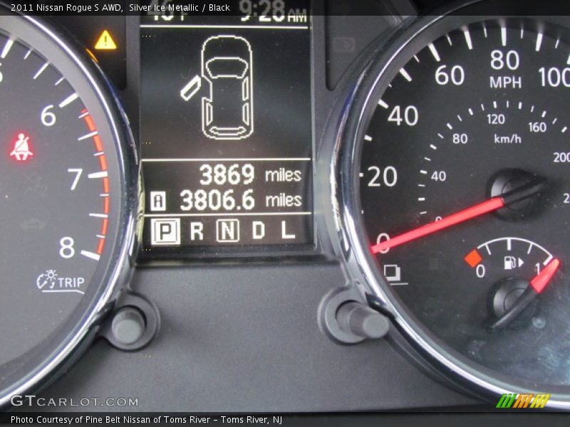 Silver Ice Metallic / Black 2011 Nissan Rogue S AWD