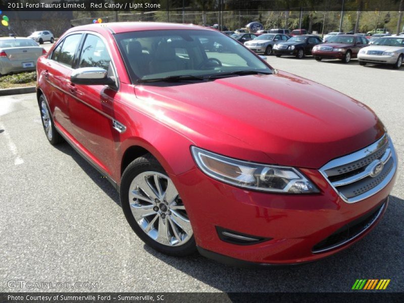 Front 3/4 View of 2011 Taurus Limited