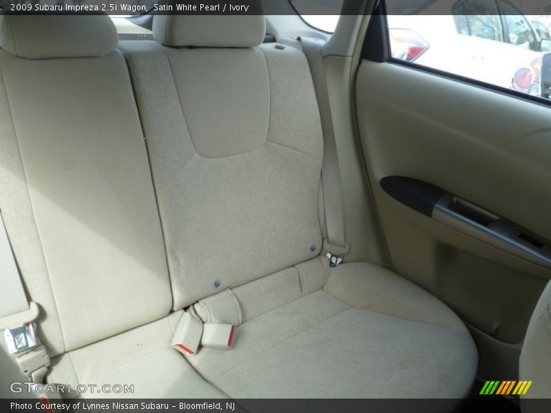 Satin White Pearl / Ivory 2009 Subaru Impreza 2.5i Wagon