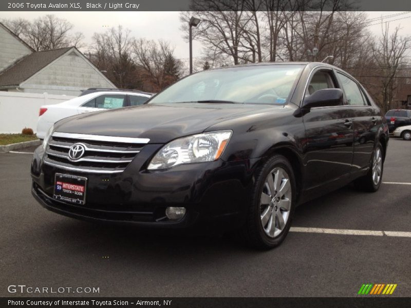 Black / Light Gray 2006 Toyota Avalon XLS