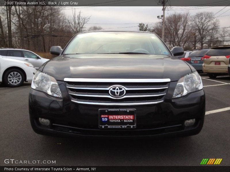 Black / Light Gray 2006 Toyota Avalon XLS