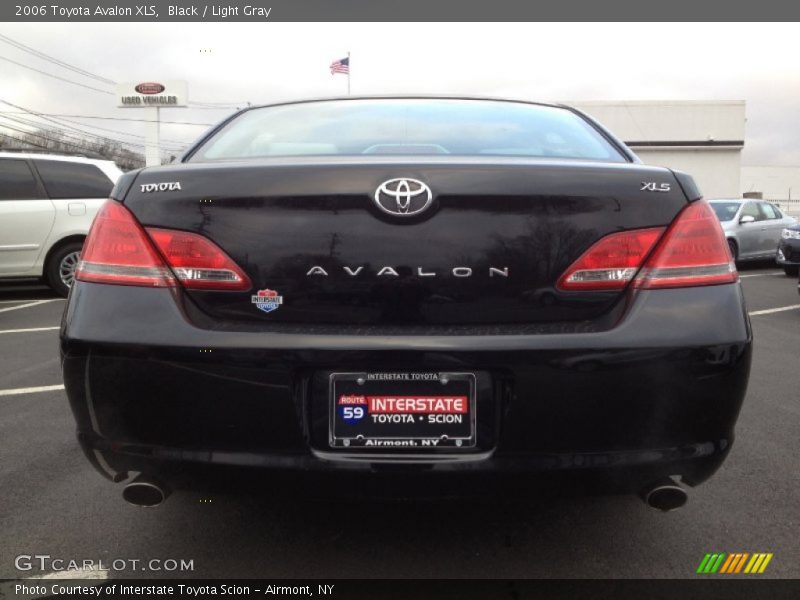 Black / Light Gray 2006 Toyota Avalon XLS