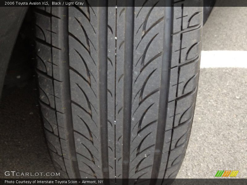 Black / Light Gray 2006 Toyota Avalon XLS