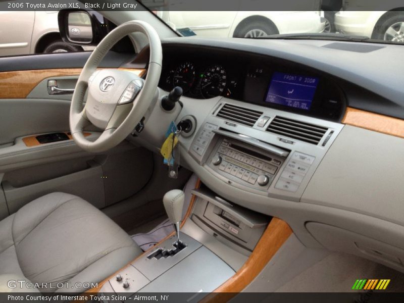 Black / Light Gray 2006 Toyota Avalon XLS