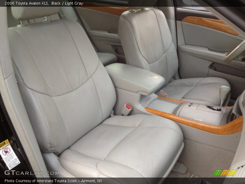 Black / Light Gray 2006 Toyota Avalon XLS