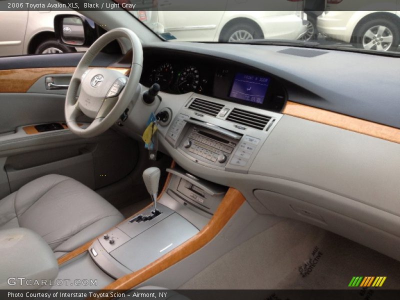 Black / Light Gray 2006 Toyota Avalon XLS