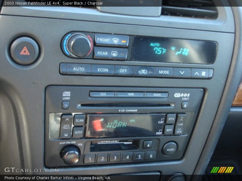 Super Black / Charcoal 2003 Nissan Pathfinder LE 4x4