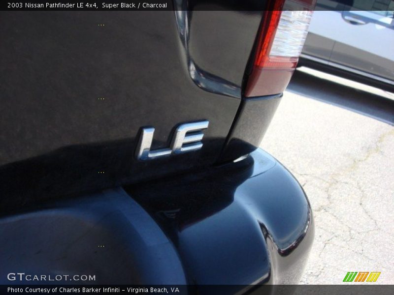 Super Black / Charcoal 2003 Nissan Pathfinder LE 4x4