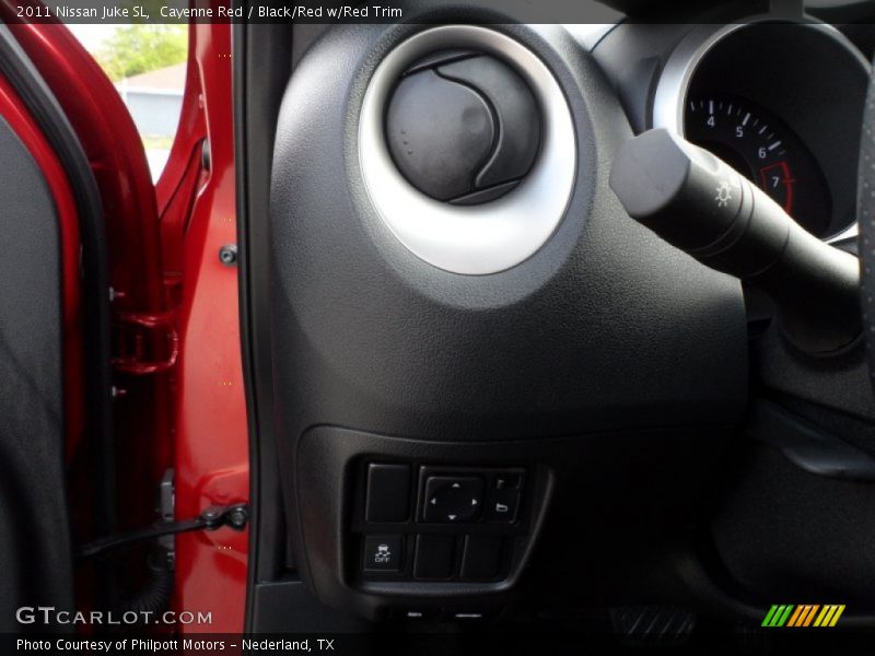 Cayenne Red / Black/Red w/Red Trim 2011 Nissan Juke SL