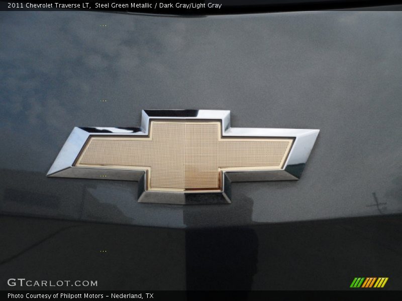 Steel Green Metallic / Dark Gray/Light Gray 2011 Chevrolet Traverse LT