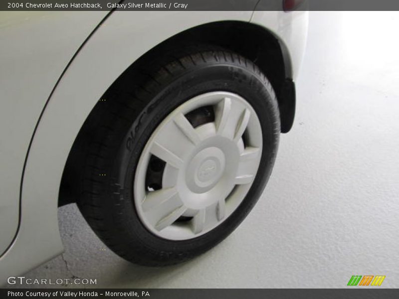 Galaxy Silver Metallic / Gray 2004 Chevrolet Aveo Hatchback