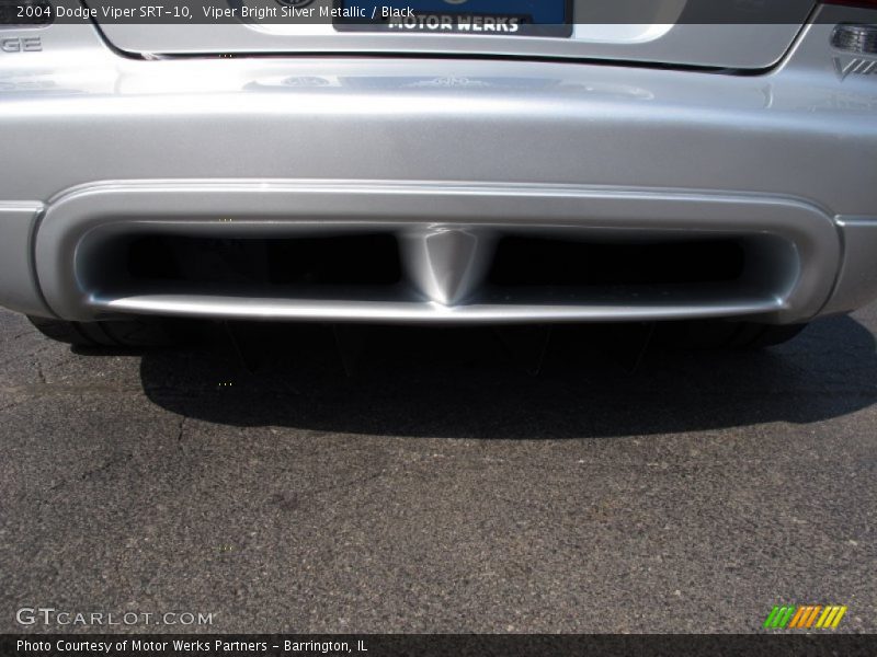 Viper Bright Silver Metallic / Black 2004 Dodge Viper SRT-10