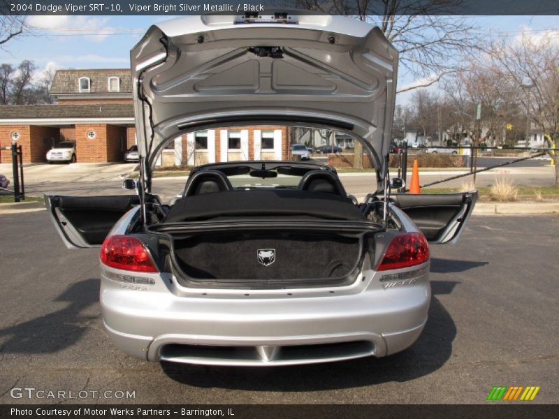 Viper Bright Silver Metallic / Black 2004 Dodge Viper SRT-10