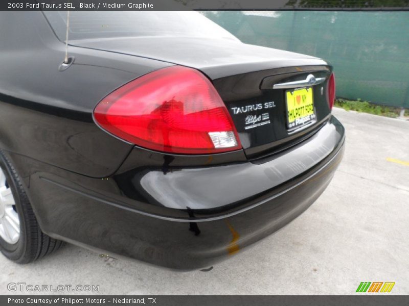 Black / Medium Graphite 2003 Ford Taurus SEL