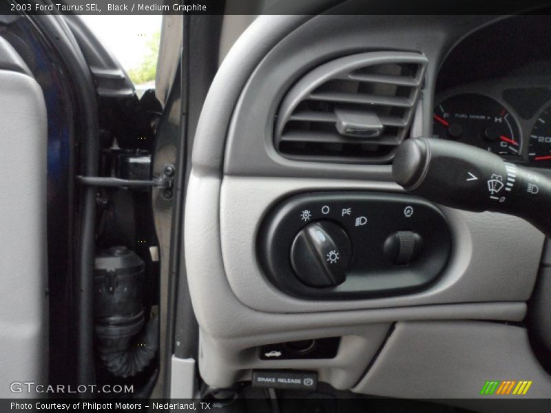 Black / Medium Graphite 2003 Ford Taurus SEL