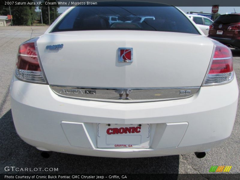 Cream White / Morocco Brown 2007 Saturn Aura XR