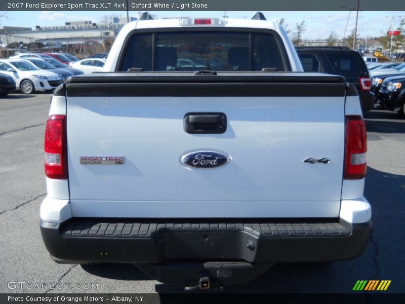 Oxford White / Light Stone 2007 Ford Explorer Sport Trac XLT 4x4