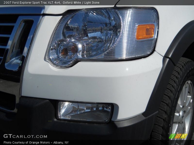 Oxford White / Light Stone 2007 Ford Explorer Sport Trac XLT 4x4