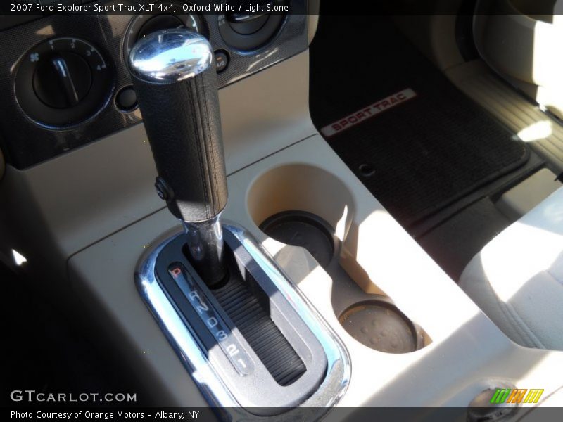 Oxford White / Light Stone 2007 Ford Explorer Sport Trac XLT 4x4