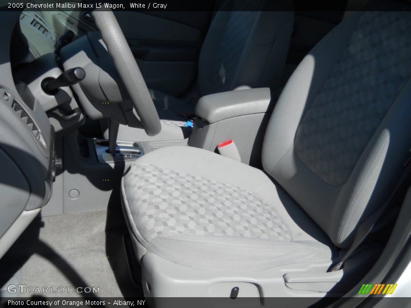 White / Gray 2005 Chevrolet Malibu Maxx LS Wagon