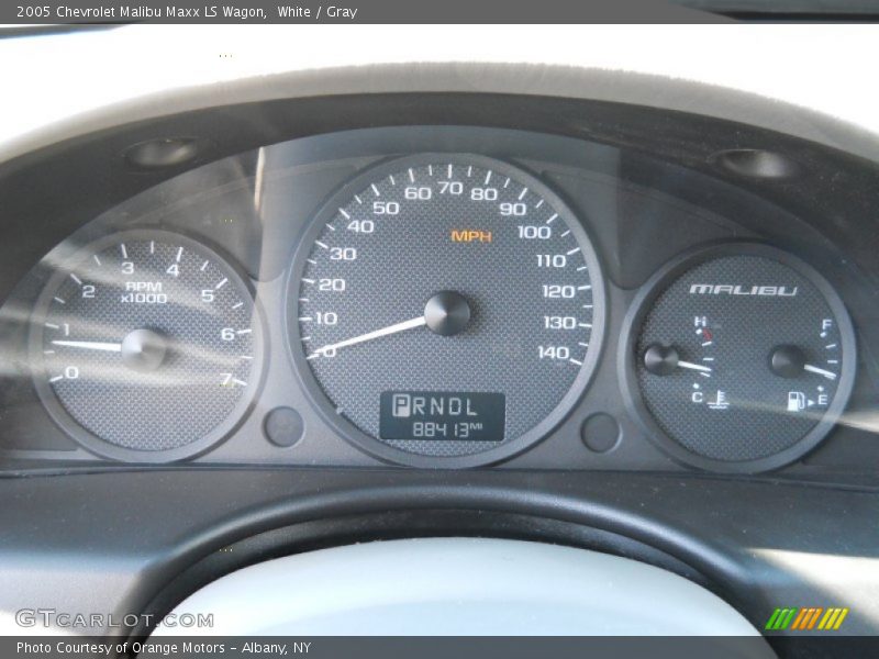 White / Gray 2005 Chevrolet Malibu Maxx LS Wagon