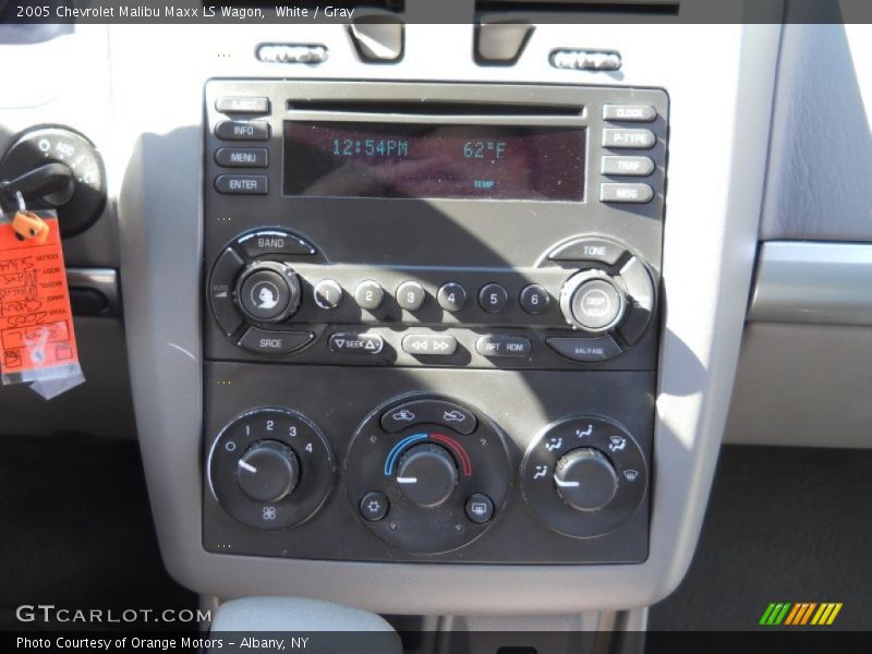 White / Gray 2005 Chevrolet Malibu Maxx LS Wagon