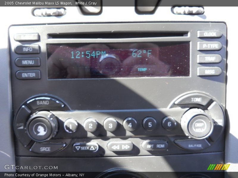 White / Gray 2005 Chevrolet Malibu Maxx LS Wagon