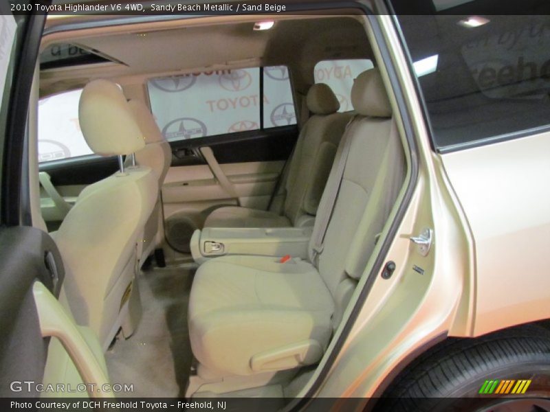 Sandy Beach Metallic / Sand Beige 2010 Toyota Highlander V6 4WD