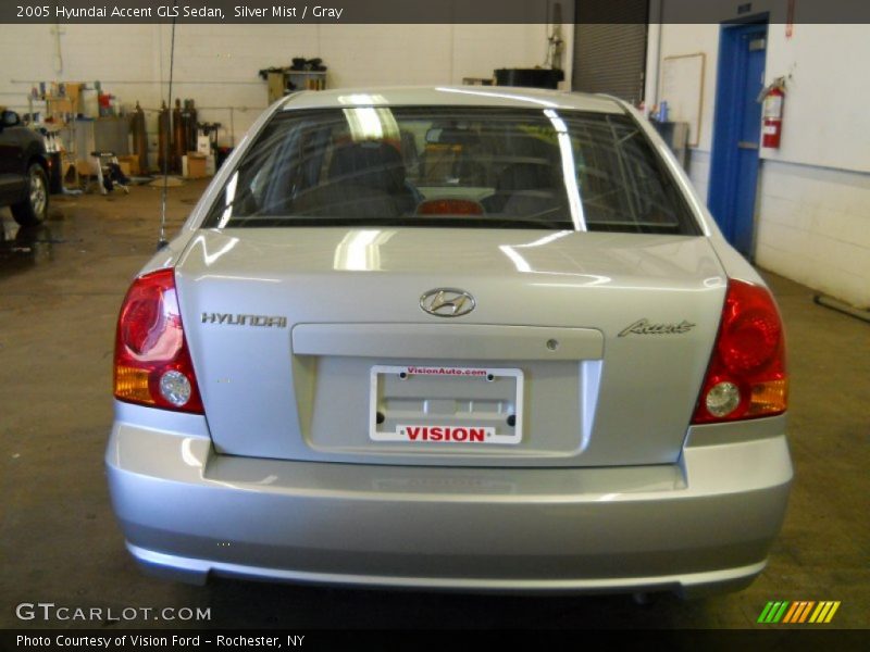 Silver Mist / Gray 2005 Hyundai Accent GLS Sedan