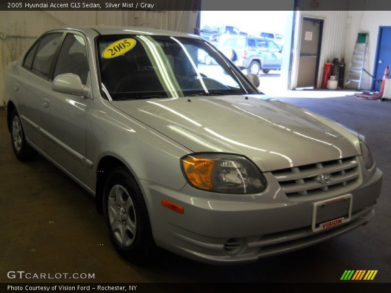 Silver Mist / Gray 2005 Hyundai Accent GLS Sedan