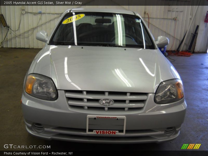 Silver Mist / Gray 2005 Hyundai Accent GLS Sedan