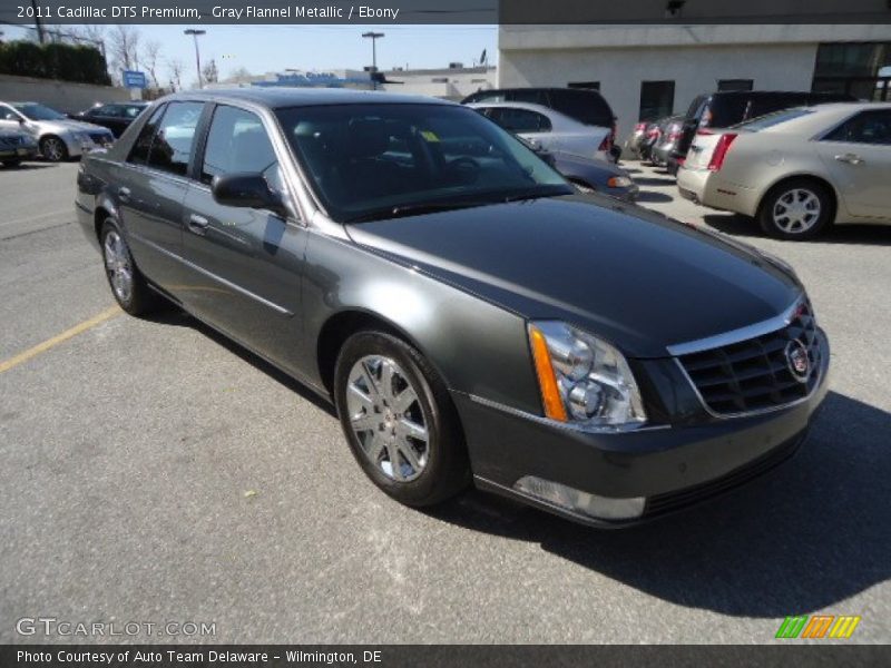 Front 3/4 View of 2011 DTS Premium